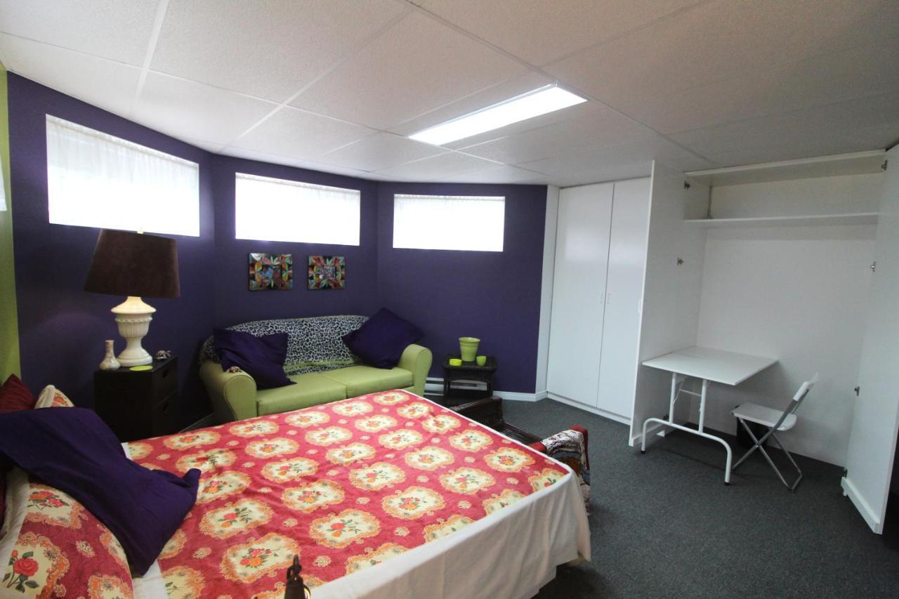 Room In Guest Room - Gandhi Very Large Room Decorated In Indian Style, Office Space And Sofa Notre-Dame-des-Monts 外观 照片