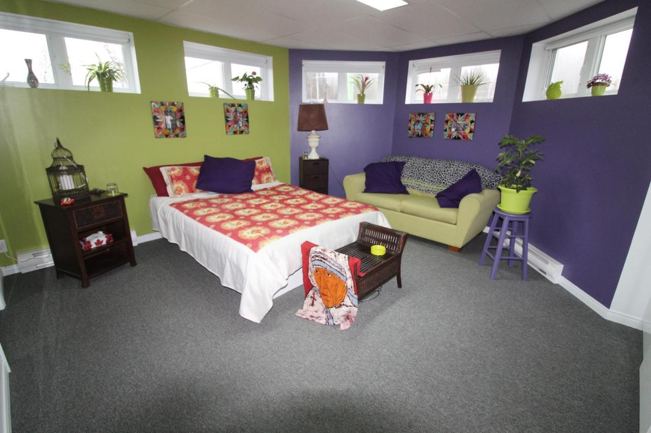 Room In Guest Room - Gandhi Very Large Room Decorated In Indian Style, Office Space And Sofa Notre-Dame-des-Monts 外观 照片